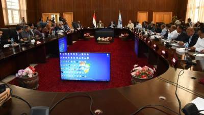 وزير الإسكان ومحافظ البحر الأحمر يتابعان موقف خدمات مياه الشرب والصرف الصحى