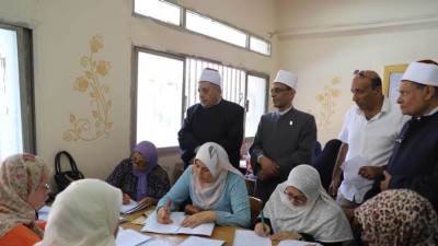 رئيس المعاهد الأزهرية يوجه عدة إرشادات لمراكز تصحيح الامتحانات