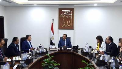 مدبولي يستعرض مع وزير السياحة حزمة الحوافز المقترحة لتشجيع استثمارات الفنادق