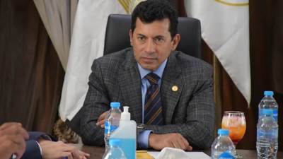 وزير الرياضة يجتمع مع أعضاء اللجنة العليا لإدارة سلسلة نادي النادي