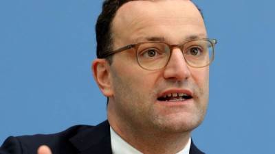 وزير الصحة الألماني يحث الكنائس على فتح أبوابها أمام العامة للهروب من أشعة الشمس