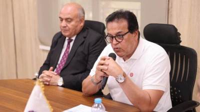 وزير الصحة يوجه بسرعة تركيب جهاز القسطرة القلبية في مستشفى التأمين الصحي بقنا