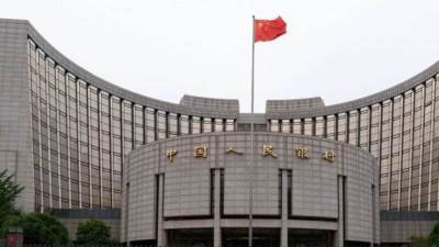 بنك الشعب الصيني يخفض حجم القروض متوسطة الأجل