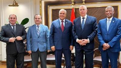 وزير الزراعة يبحث مع مسئولي "الفاو" المشروعات والأنشطة المشتركة بين الجانبين