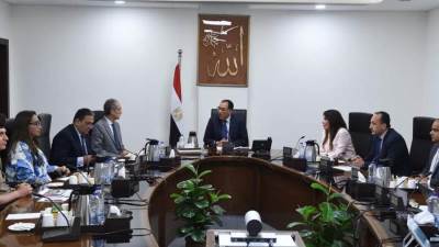 مدبولي يتابع الموقف التشغيلي لنظم المعلومات والاتصالات بالمقرات الحكومية