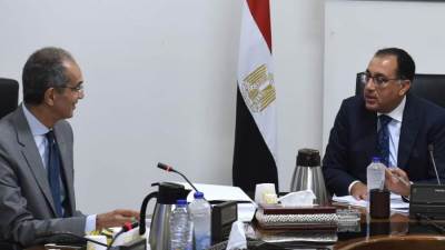 مدبولي يتابع مع وزير الاتصالات استراتيجية مصر الرقمية لصناعة التعهيد