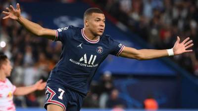 باريس سان جيرمان يستبعد مبابي من معسكر اليابان