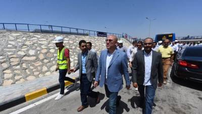 وزير الإسكان يتفقد محطة معالجة الصرف الصحي والصناعى بنظام المعالجة الثنائية  بالنوبارية