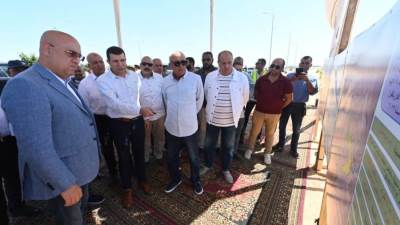 وزير الإسكان يتابع أعمال الطرق والمرافق وموقف طلبات تقنين أوضاع الأراضي بسفنكس الجديدة