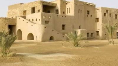 وزارة السياحة: الانتهاء من تقييم أول ثلاث منشآت فندقية بيئية بسيوة