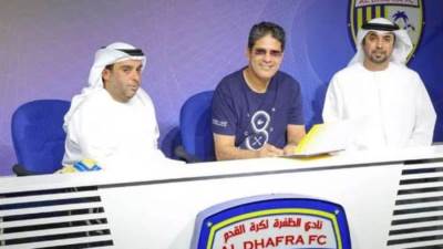 أيمن الرمادي مدرب للظفرة الإماراتي رسميا.. بعد أيام من تتويجه بكأس الرابطة