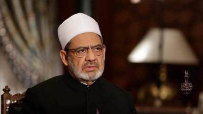 شيخ الأزهر يعزي الجزائر في ضحايا الحرائق