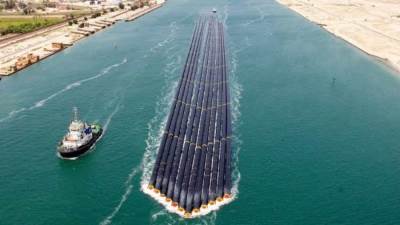 أسامة ربيع: 93% من سفن العالم كلها تمر بقناة السويس