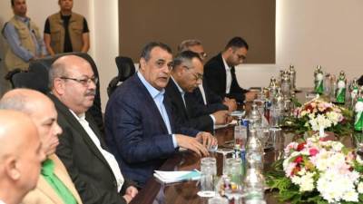 "وزير الدولة للإنتاج الحربي" و"قائد القيادة الإستراتيجية" يتفقدان"مصنع إنتاج المصاعد الكهربائية"