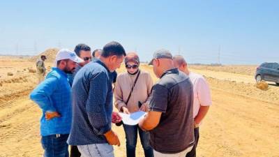 وزير الإسكان يتابع  معدلات تنفيذ المشروعات الجارية بالمرحلة العاجلة بمدينة  " السويس الجديدة "