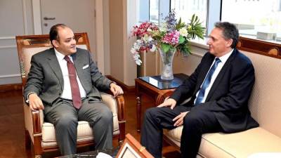 أحمد سمير: فرص متميزة أمام شركات السيارات العالمية لتوطين صناعة السيارات الكهربائية في السوق المصري