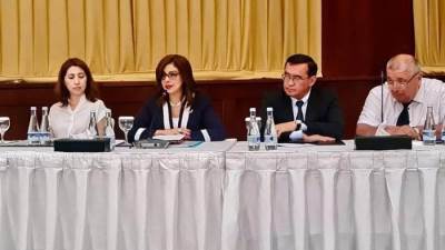 تسليم 11 شحنة مساعدات طبية مصرية لعلاج الالتهاب الكبدى الوبائى إلى أوزبكستان