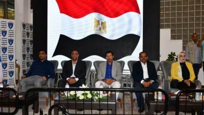 وزير الرياضة ومحافظ الدقهلية يفتتحان حمام سباحة بمركز شباب ميت خميس