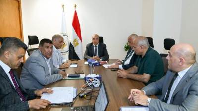 سويلم يعقد إجتماعاً لمتابعة حالة الرى بالمنطقة والحالة الفنية لمحطة (١) بحر البقر