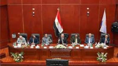 وزير الإسكان يصدر حزمة من التكليفات لرؤساء أجهزة 4 مدن جديدة