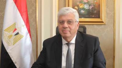 وزير التعليم العالي يكلف عددًا من القيادات الجامعية بمهام رؤساء الجامعات الحكومية