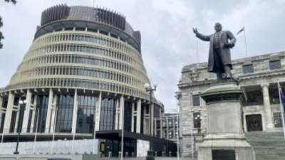 انقطاع الكهرباء وإلغاء الرحلات الجوية فى نيوزلندا بسبب الطقس