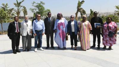 وزيرة الإسكان الكاميرونية تعبر عن إعجابها الشديد بجهود الدولة المصرية لتطوير المناطق غير الآمنة