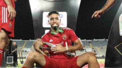 سوزا يُقرّب أحمد القندوسى من البقاء فى الأهلى خلال الموسم الجديد