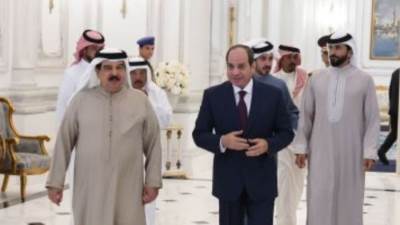 الرئيس السيسى يودّع ملك البحرين لدى مغادرته مدينة العلمين
