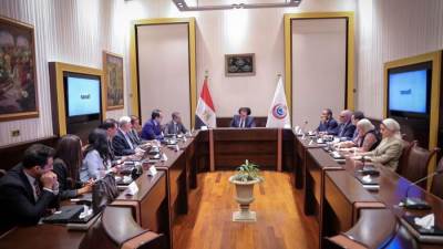 وزير الصحة يبحث التعاون مع شركة «سانوفي» في مجال اكتشاف وعلاج الأمراض الوراثية