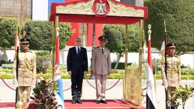 الفريق أول محمـد زكي يلتقي وزير الدفاع لجمهورية صربيا