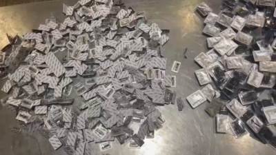 "جمارك مطار القاهرة" ضبط راكب حاول تهريب كمية من مستلزمات الشيش الإلكترونية