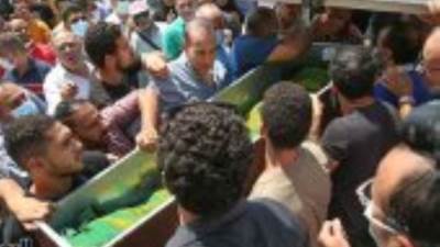 مذبحة.. رب أسرة ينهي حياة الزوجة وابنتها و4 من الأبناء يصارعون الموت