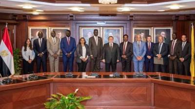 حسن عبد الله يستقبل وفدًا من البنك المركزي لجنوب السودان