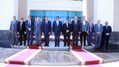 وزير الصحة يلتقي رئيس مجمع الإصدارات الذكية والمؤمنة لبحث سبل الاستفادة