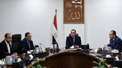 رئيس الوزراء يشهد "تجربة حية" لتأسيس أول شركة إلكترونياً عبر المنصة الرقمية لهيئة الاستثمار