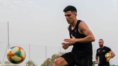 أشرف بن شرقي يقترب من بيراميدز والإعلان خلال ساعات