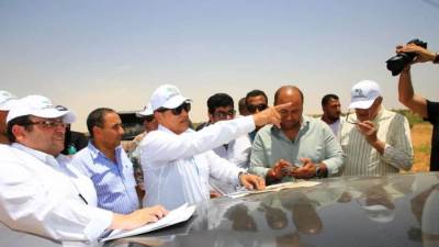 الريف المصرى: شق وتمهيد 500 كيلو طرق ومدقات بأراضى مشروع ال 1.5 مليون فدان بالمنيا