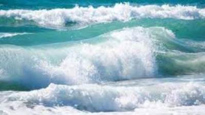 الأرصاد تحذر المصطافين من ارتفاع الأمواج على هذة الشواطئ غدا