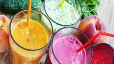 دراسة تحذر: شرب العصائر المحلاة يوميًا يزيد خطر الإصابة بسرطان الكبد