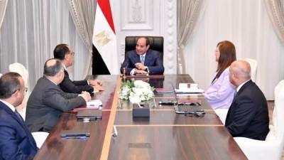 الرئيس السيسي يتابع الموقف التنفيذي للخطة الاستثمارية لمشروعات النقل