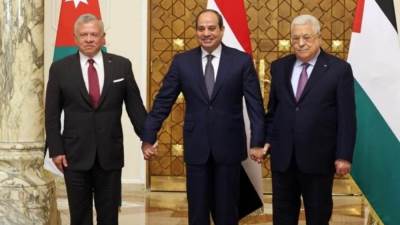 قمة مصرية فلسطينية أردنية الأحد في "العلمين"