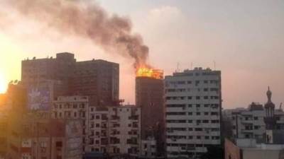 الحماية المدنية تحاول السيطرة على حريق بالقرب من مسجد السيدة زينب