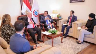 وزير الصحة يستقبل السفير الكوبي لدى مصر لبحث سبل تعزيز التعاون