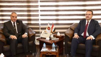 معاون وزير الإسكان يتابع مع رئيس هيئة "تعاونيات البناء والإسكان" سير العمل بالهيئة