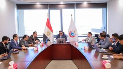 وزير الصحة يعقد اجتماعه الدوري مع قيادات الوزارة لمتابعة مبادرة «حياة كريمة»