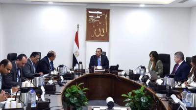 مدبولي: عدد وحدات المُجمعات الصناعية 2490 وحدة تم تخصيص 2333 وحدة منها