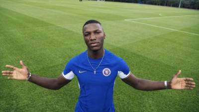 تشيلسي يتعاقد رسميا مع كايسيدو