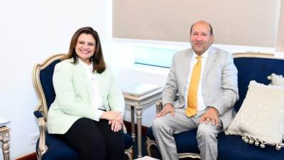 وزيرة الهجرة تستقبل السفير هشام بدر لبحث إشراك المصريين بالخارج