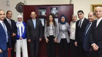 تكريم موظفين بالهيئة العامة للاستثمار لنجاحهم فى استرداد 14مليون دولار